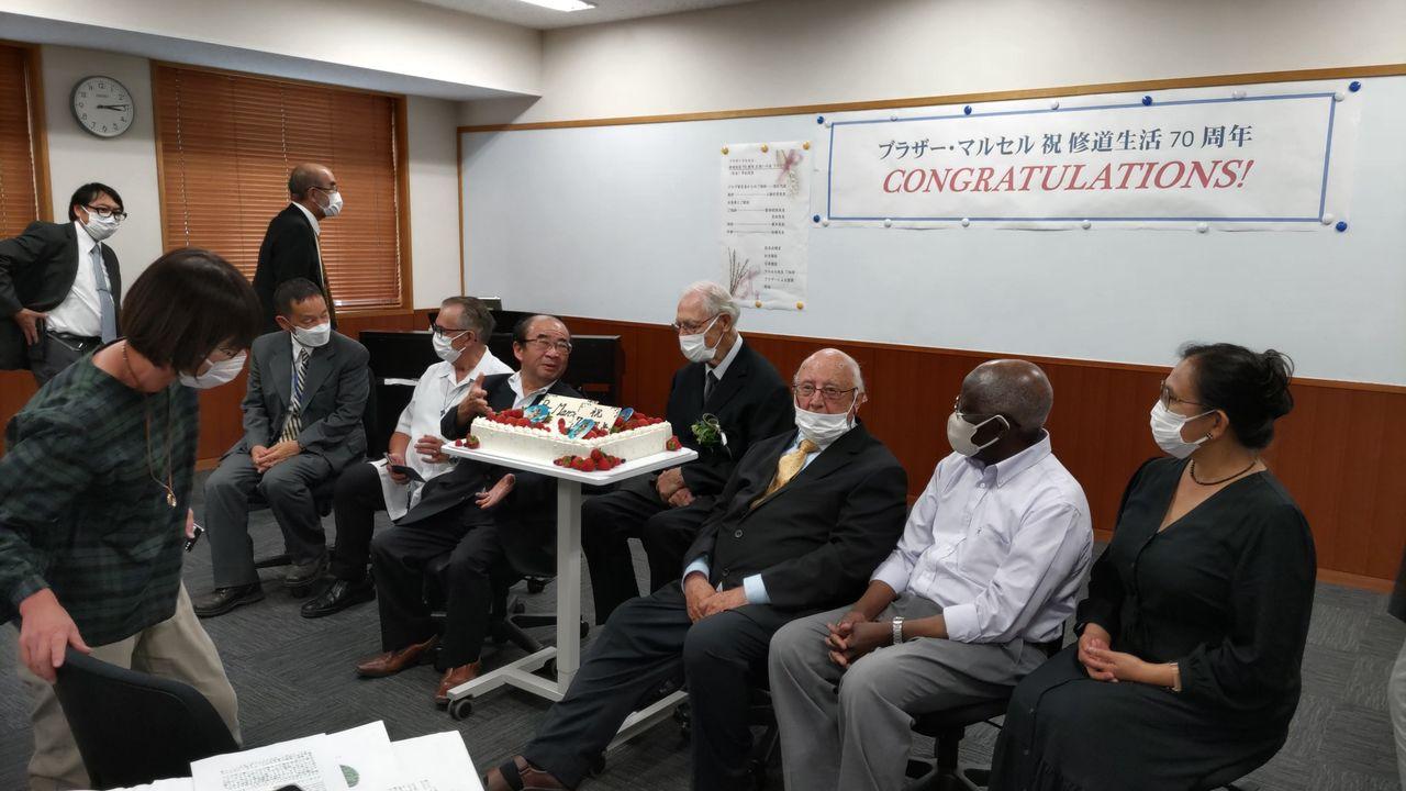 マルセル先生プラチナ祝(修道士70年) 聖光学院中学校高等学校